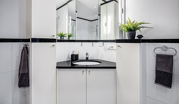 多层公寓 与 3 房间 | München-Schwabing | 2202ML12 | Der Waschtisch geschickt platziert