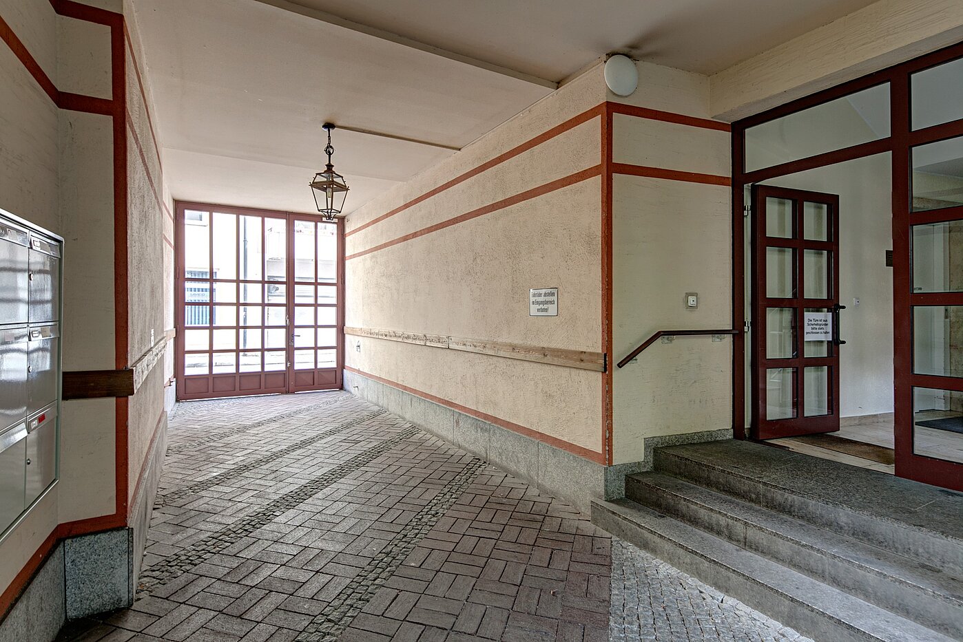 多层公寓 与 1 房间 | München-Schwabing | 2111ML3 | Der Hauseingang
