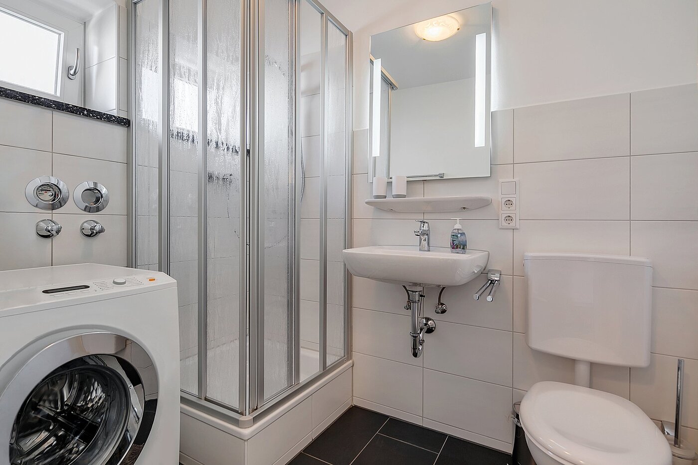 多层公寓 与 1 房间 | München-Schwabing | 2105ML1 | ... helles Duschbad