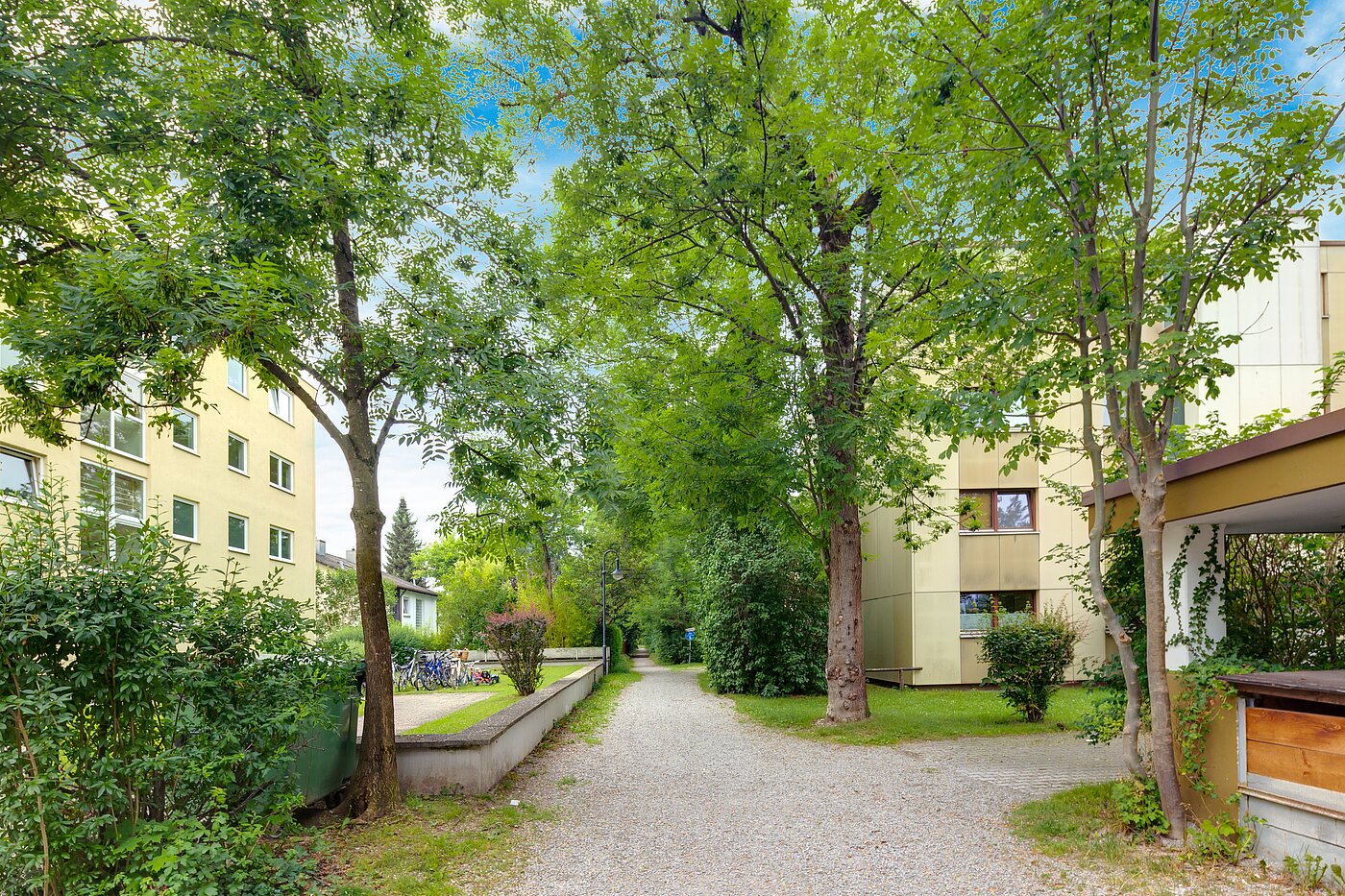 多层公寓 与 1 房间 | Ottobrunn | 2301ML1 | Grüne Außenanlage
