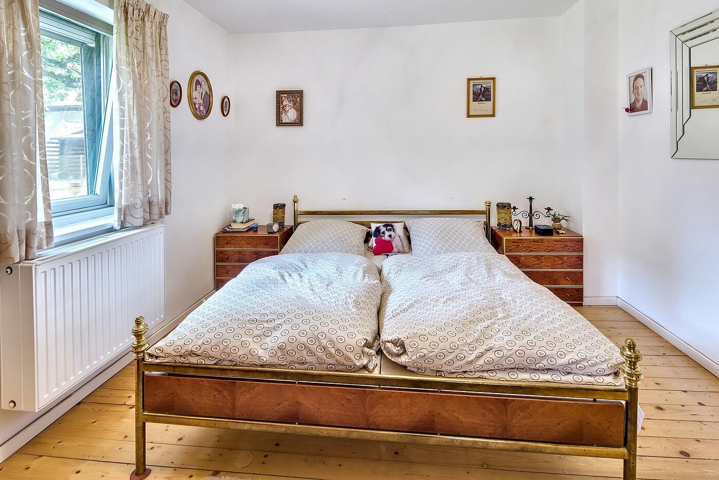 独栋住宅 与 8 房间 | 70229 | Schlafzimmer...