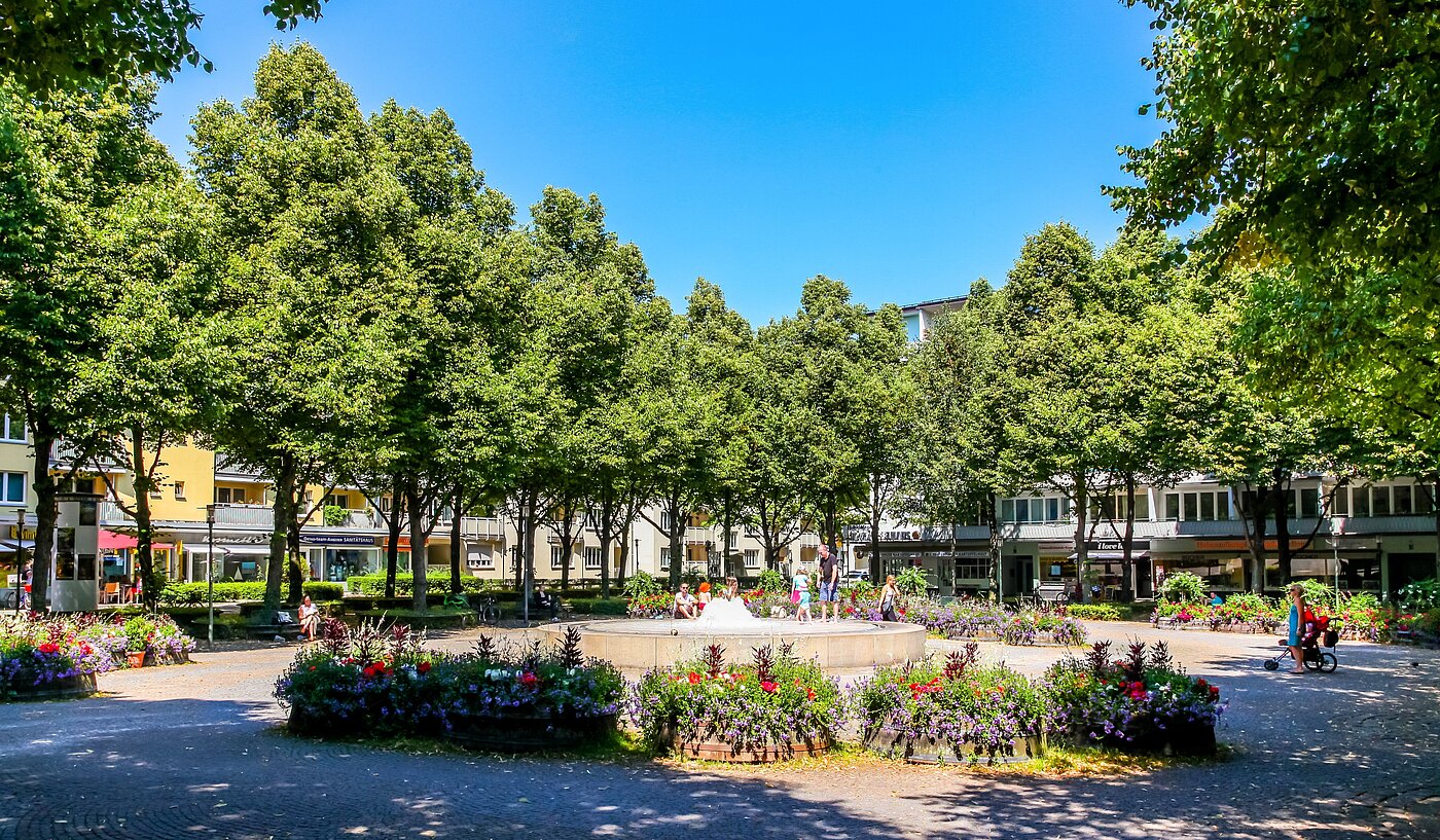 多层公寓 与 2 房间 | München-Schwabing | 70096 | Hohenzollernplatz im Sommer