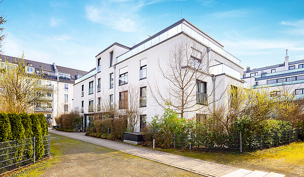 顶层公寓 与 2 房间 | München-Bogenhausen | 70385 | Hausansicht mit...