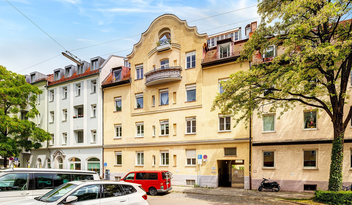 多层公寓 与 1 房间 | München-Neuhausen | 70235 | Ansicht von der Straße aus
