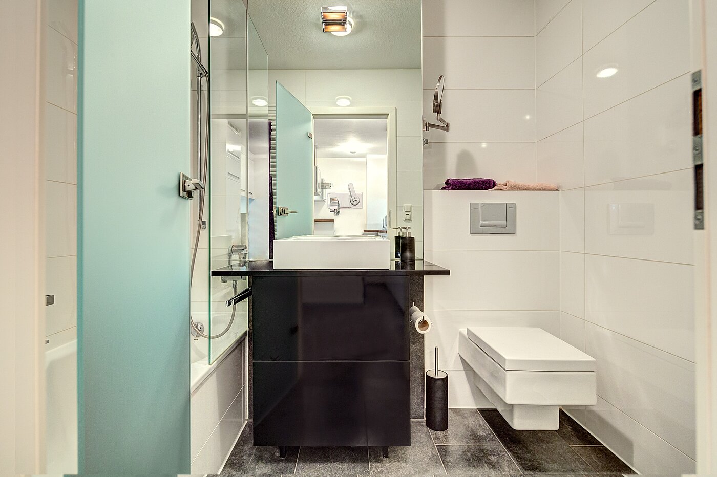 多层公寓 与 1 房间 | München-Schwabing | 2207ML10 | Bad mit Badewanne
