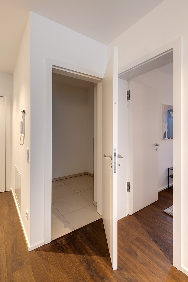 露台公寓 与 2 房间 | München-Harlaching | 70372 | Großer Abstellraum