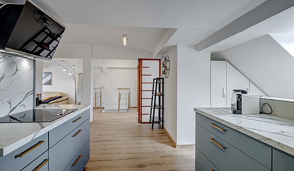 阁楼公寓 与 4.5 房间 | München-Ludwigsvorstadt | 70461 | Wohnen / Essen