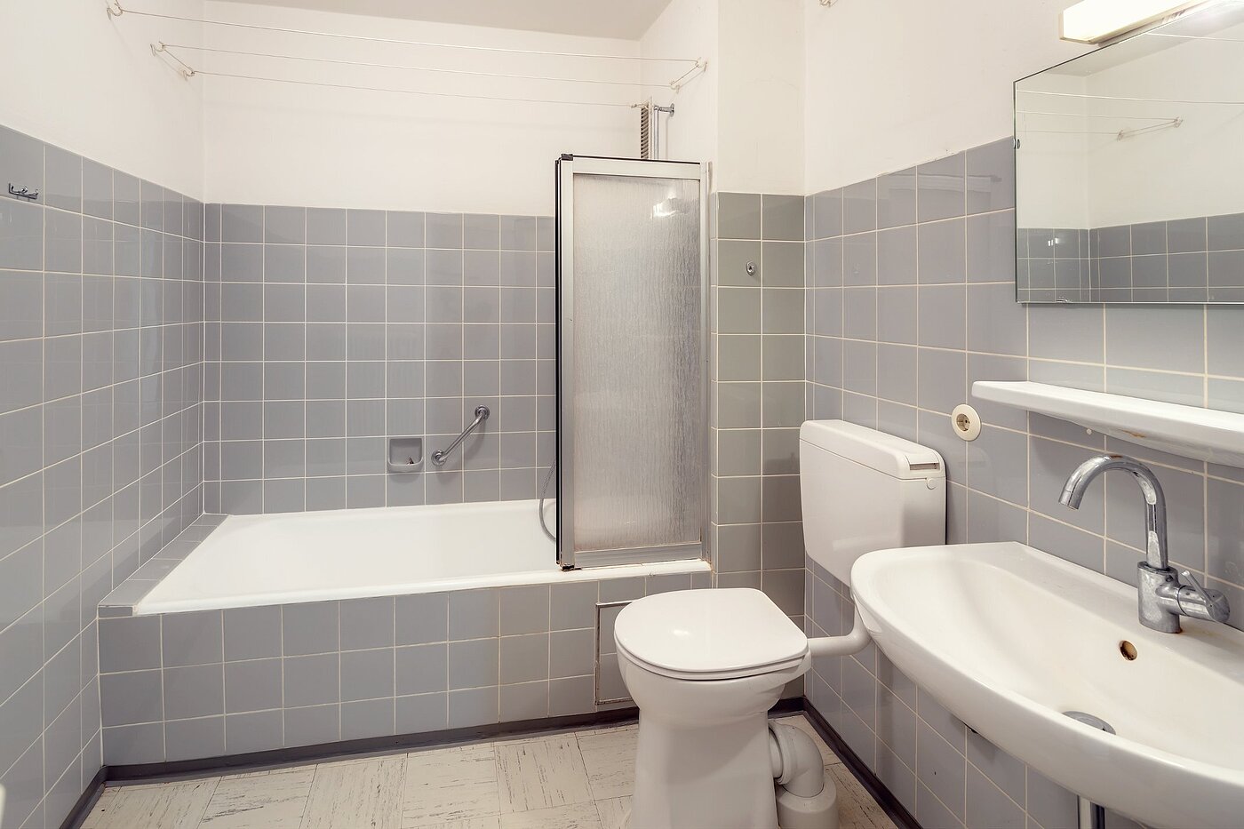 多层公寓 与 4 房间 | München-Hadern | 2003ML2 | Bad mit Badewanne