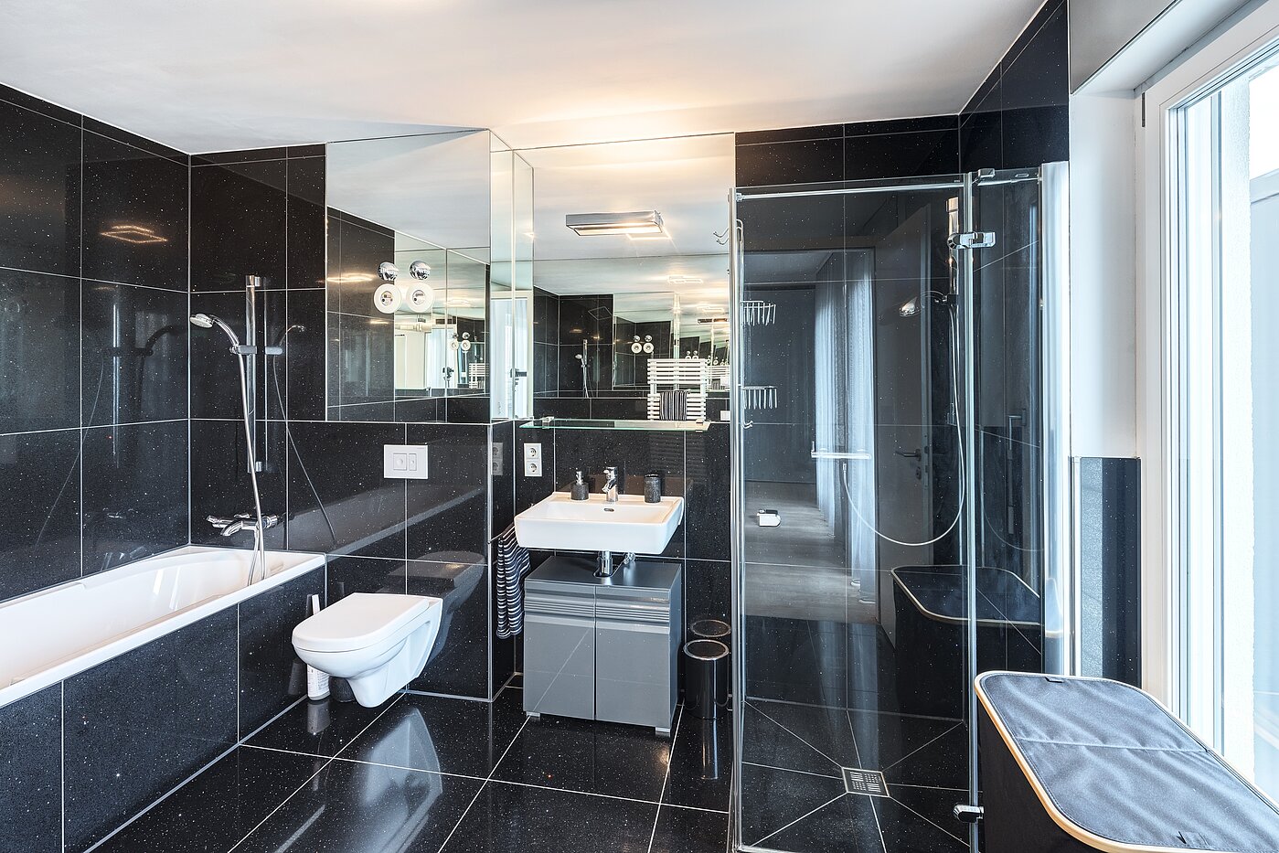顶层公寓 与 3 房间 | München-Riem | 70468 | Ensuite-Bad mit Dusche...