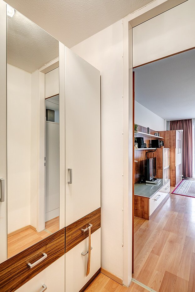 多层公寓 与 1 房间 | München-Berg am Laim | 2207ML6 | ...mit Garderobenschrank