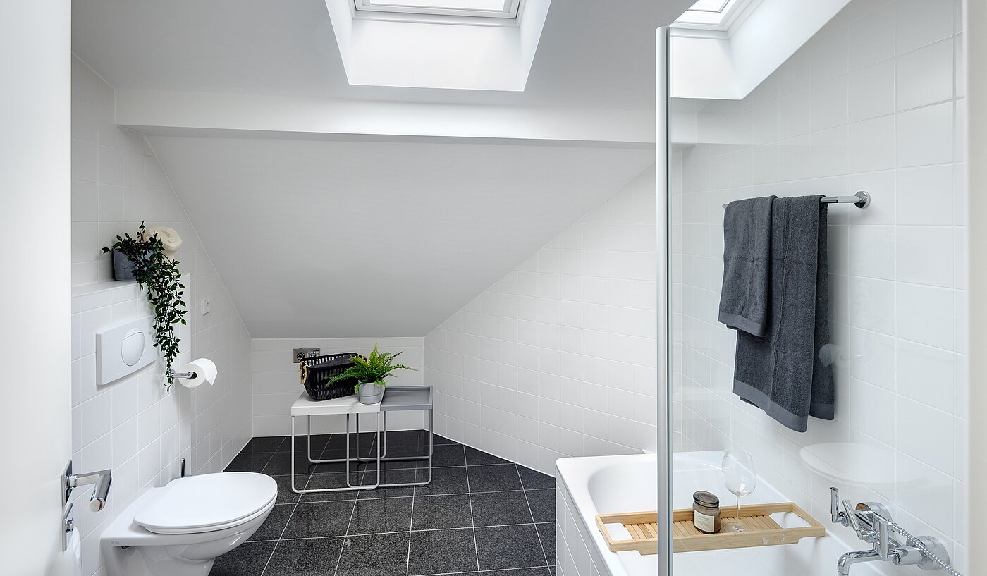 阁楼公寓 与 1 房间 | München-Sendling | 700402 | Badezimmer mit Wanne