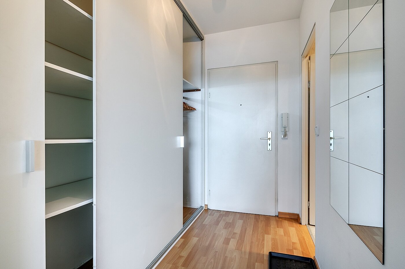 多层公寓 与 1 房间 | München-Moosach | 1903ML3 | Mit Einbauschrank