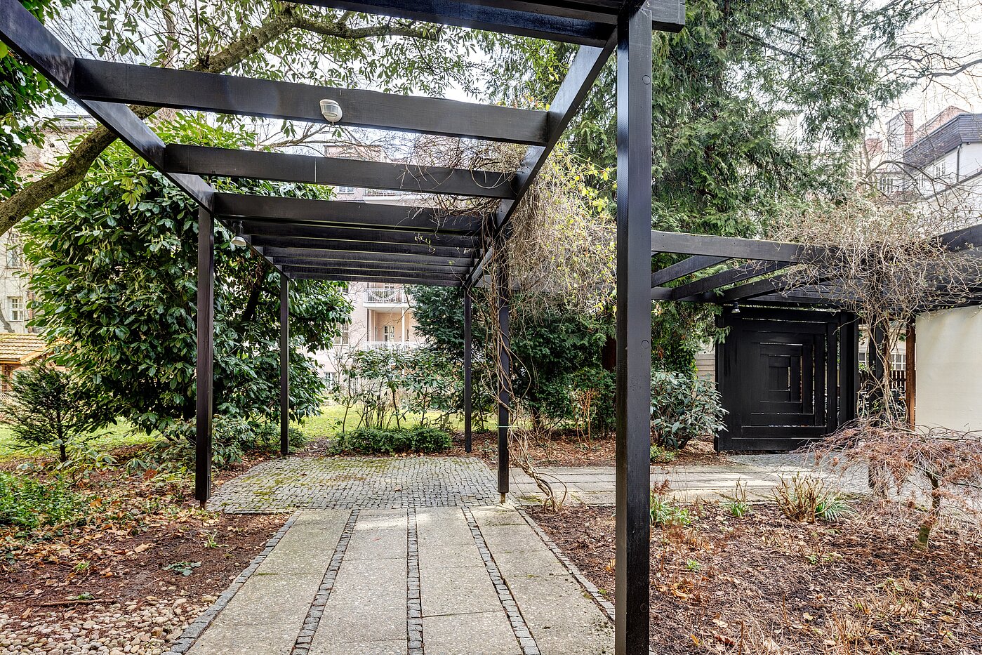 多层公寓 与 1 房间 | München-Bogenhausen | 70070 | Idyllischer Innenhof