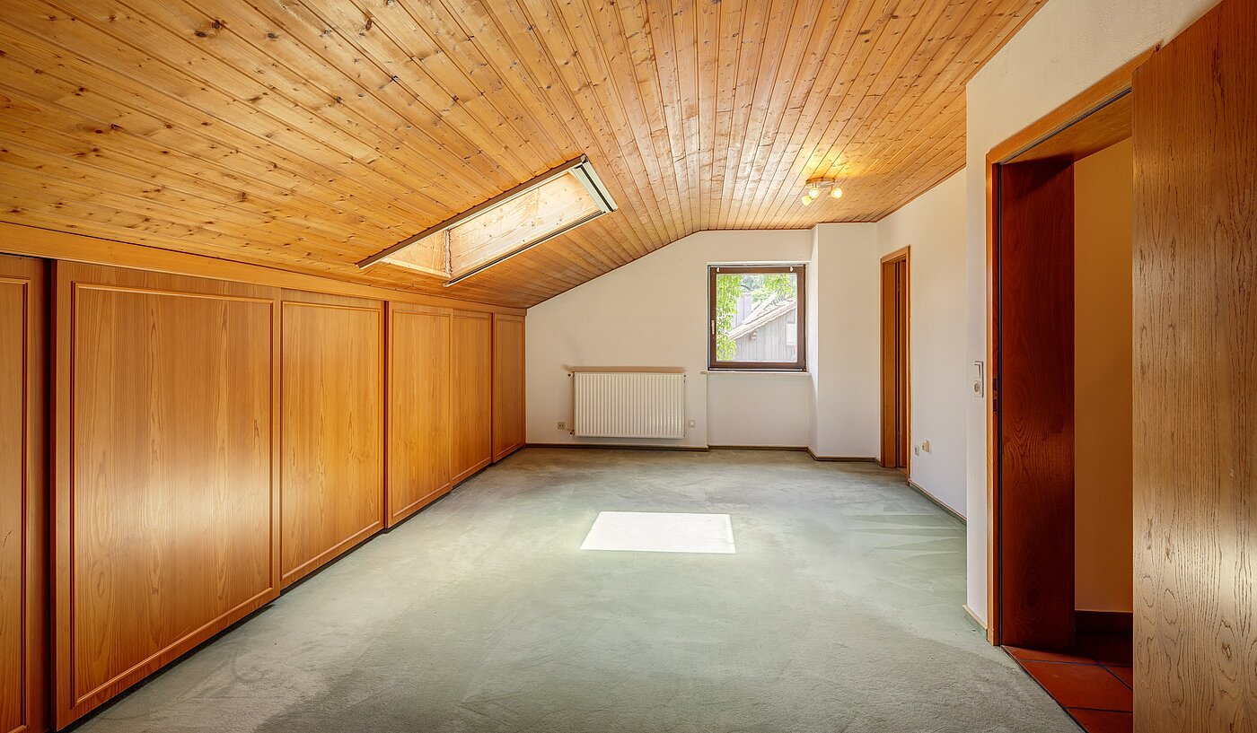 排角屋 与 5 房间 | Penzberg | 701121 | Studio mit Einbauschränken