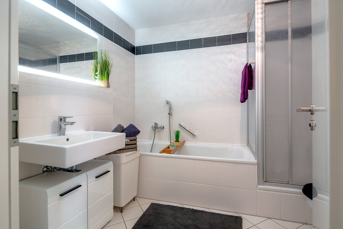 多层公寓 与 3 房间 | München-Isarvorstadt | 70157 | Bad mit Wanne...