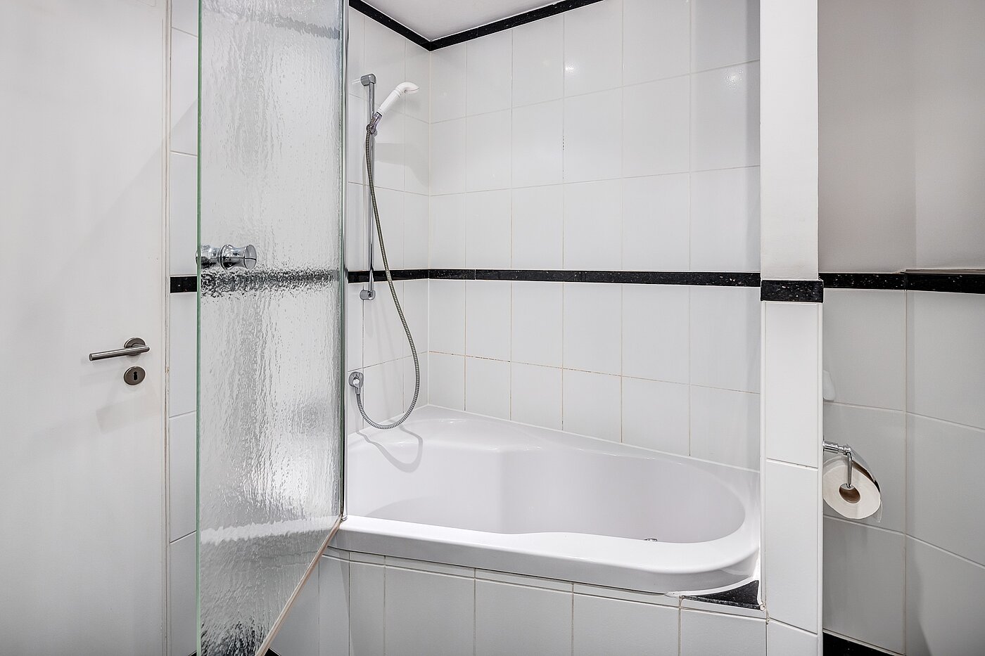 多层公寓 与 3 房间 | München-Schwabing | 2202ML12 | ...mit ergonomischer Badewanne
