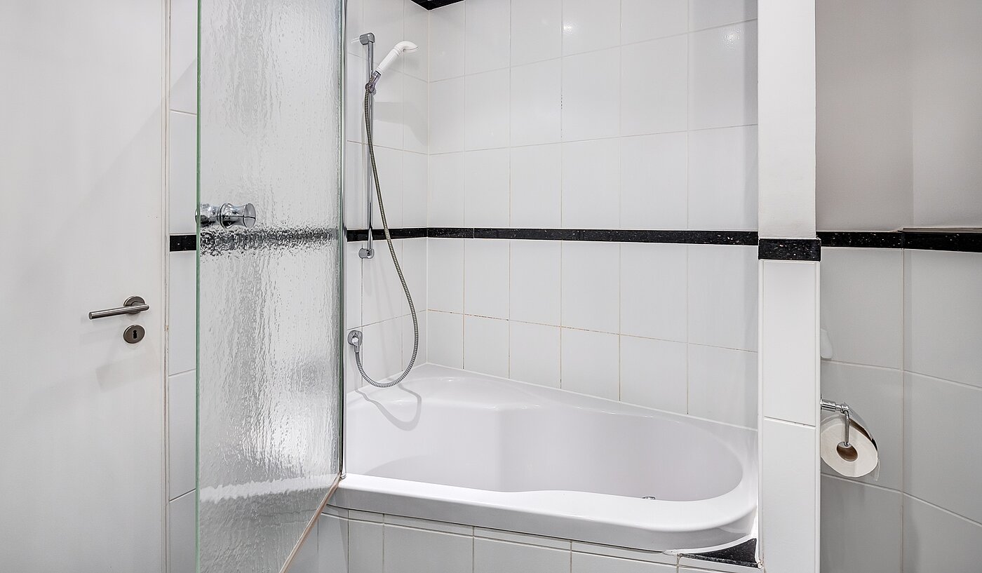 多层公寓 与 3 房间 | München-Schwabing | 2202ML12 | ...mit ergonomischer Badewanne