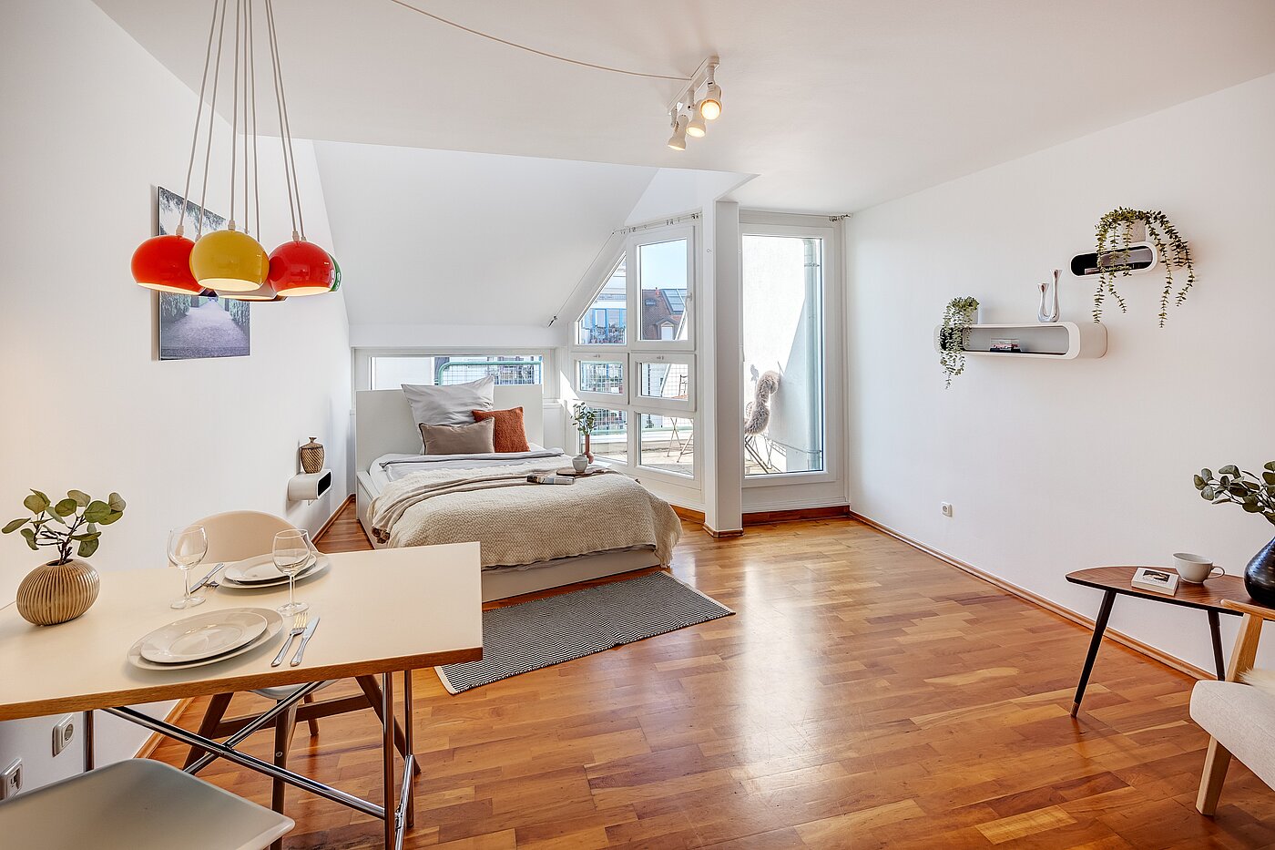 多层公寓 与 1 房间 | München-Maxvorstadt | 70165 | Gemütlicher Wohn-/Essbereich