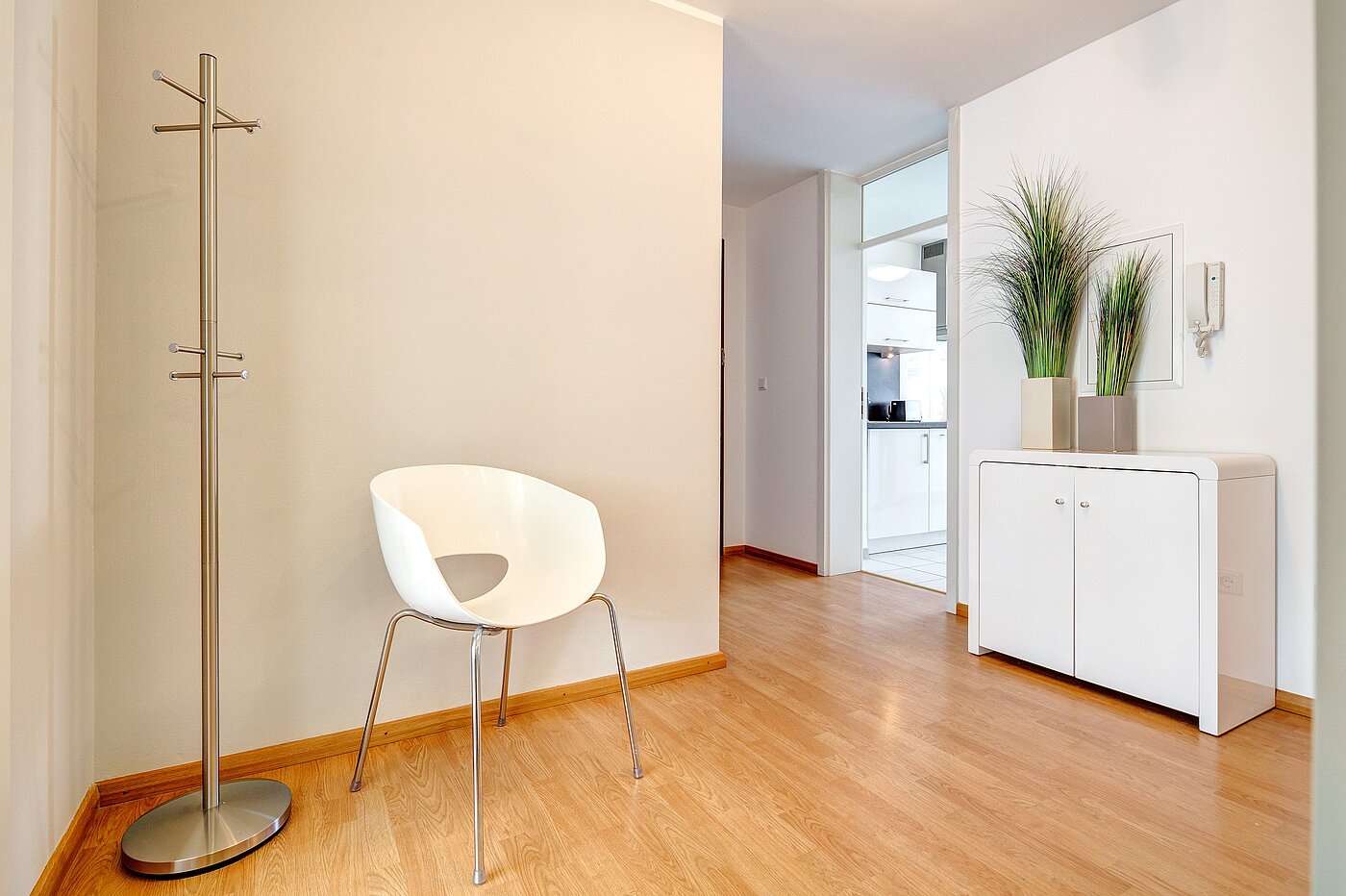 多层公寓 与 2 房间 | München-Schwabing | 70102 | ...mit Platz für einen Garderobenschrank