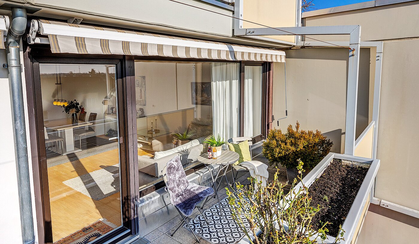 多层公寓 与 3 房间 | Unterschleißheim | 70003 | ...und großem Balkon