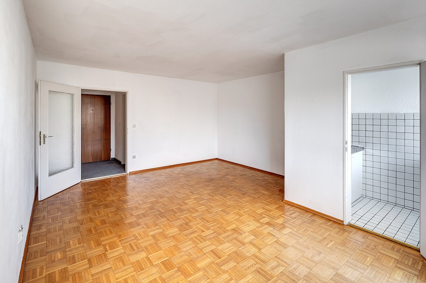 多层公寓 与 2 房间 | München-Freimann | 70158 | Wohnzimmer mit viel Stellmöglichkeiten
