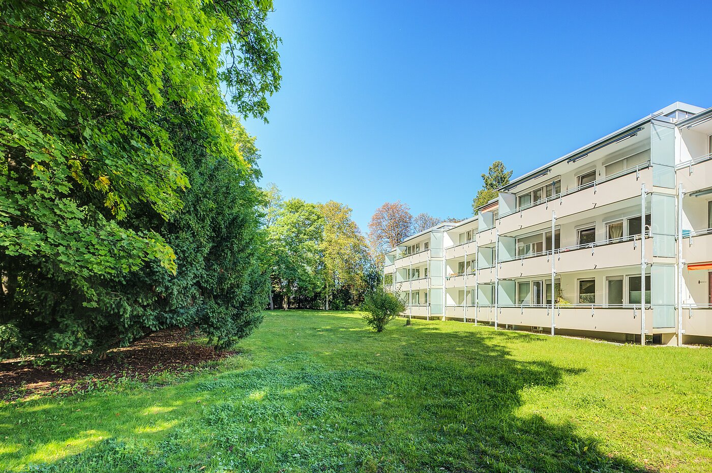 多层公寓 与 3.5 房间 | 70284 | Parkähnliches Grundstück
