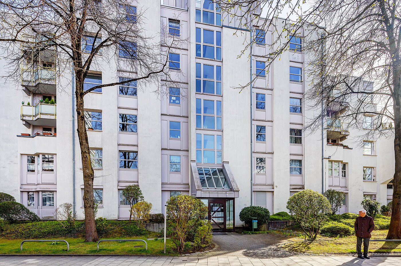 多层公寓 与 1.5 房间 | München-Bogenhausen | 2203ML2 | Ansicht von der Straße aus