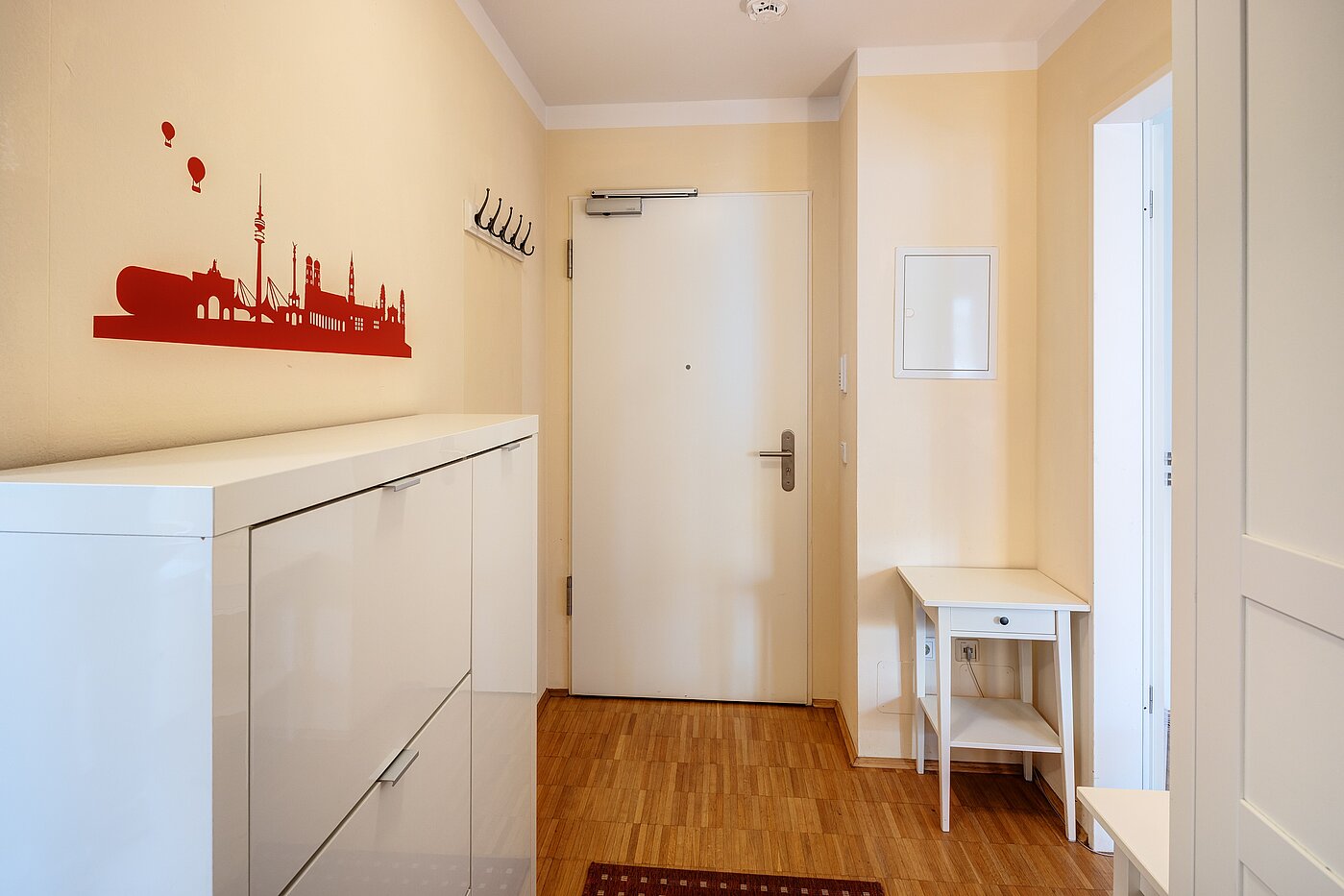 多层公寓 与 2 房间 | München-Schwabing | 703161 | Wohnungstür