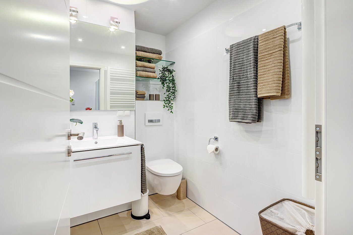 多层公寓 与 2 房间 | München-Schwabing | 70434 | ...Badezimmer...
