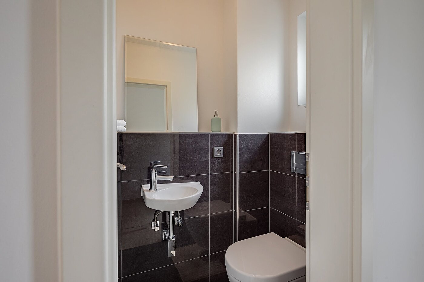 联排别墅 与 5 房间 | München-Aubing | 1905ML4 | Gäste-WC