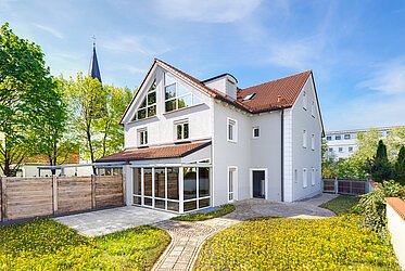 Unterschleißheim：宽敞的半独立式住宅