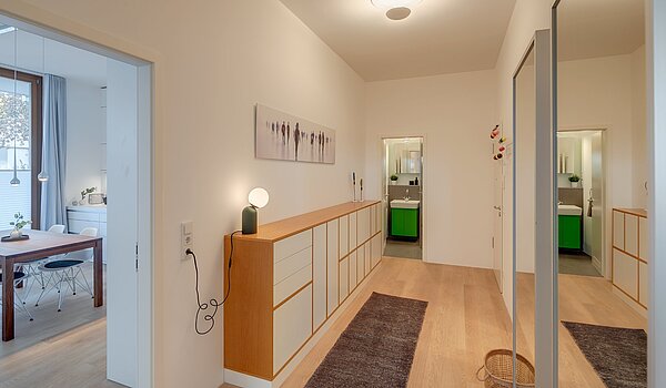 高架层 与 3 房间 | München-Sendling | 2009ML8 | Diele mit maßgefertigtem...