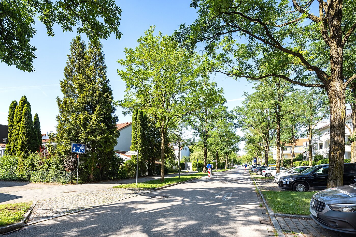 多层公寓 与 2 房间 | Poing | 70373 | Straßenansicht