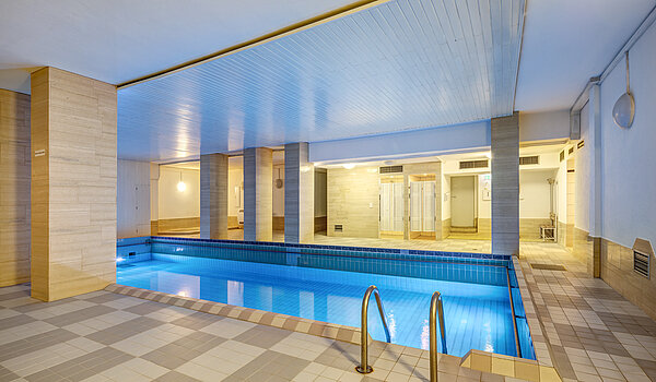 一楼公寓 与 2 房间 | München-Schwabing | 70394 | Schwimmbad