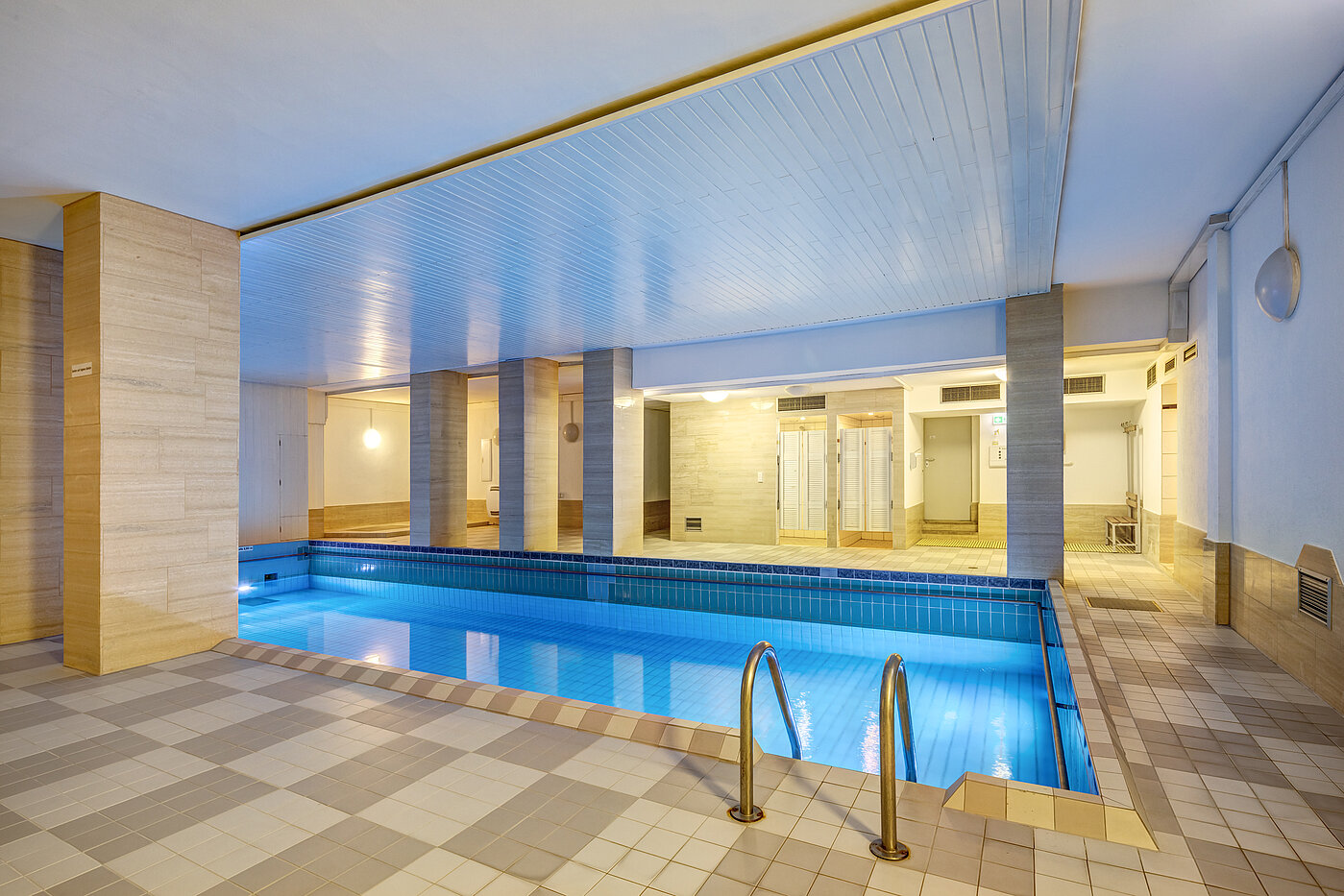 一楼公寓 与 2 房间 | München-Schwabing | 70394 | Schwimmbad