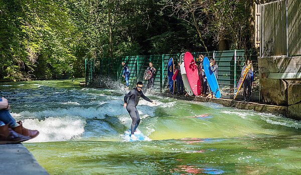 复式公寓 与 3 房间 | München-Lehel | 2209ML5 | ...mit Eisbachwelle