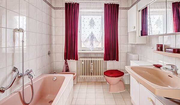 独栋住宅 与 6 房间 | Unterschleißheim | 2209ML7 | Tageslichtbad