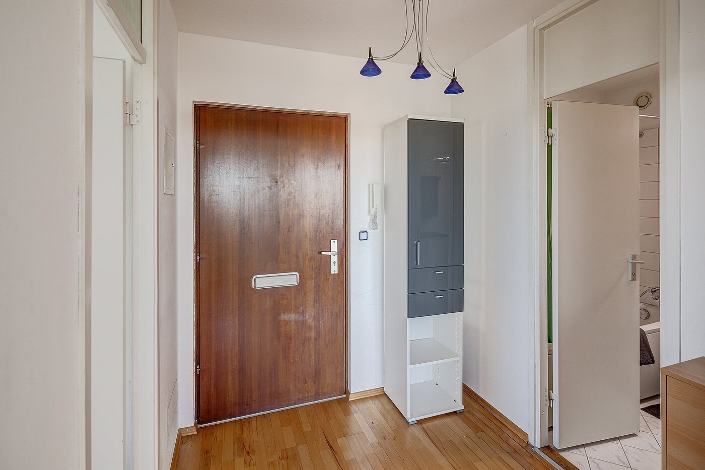 多层公寓 与 2 房间 | München-Sendling-Westpark | 2010ML9 | Eingangsbereich mit Garderobe