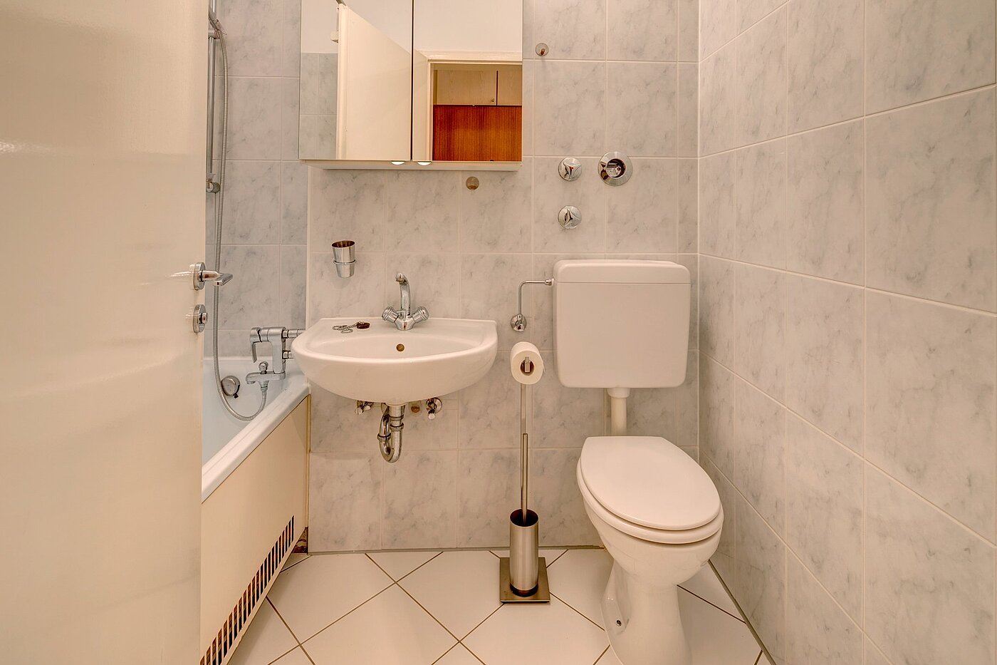 高架层 与 1 房间 | München-Neuhausen | 1911ML10 | Bad