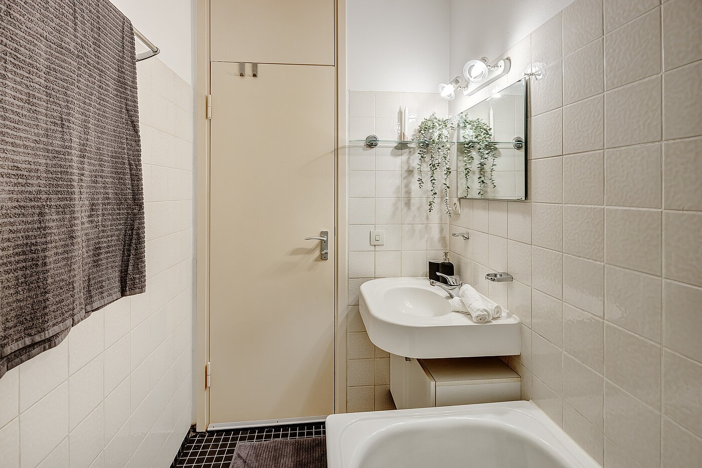 多层公寓 与 1 房间 | München-Solln | 2201ML92 | Blick zur Tür