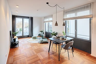 Schwabing：带宽敞屋顶露台的独家两室公寓