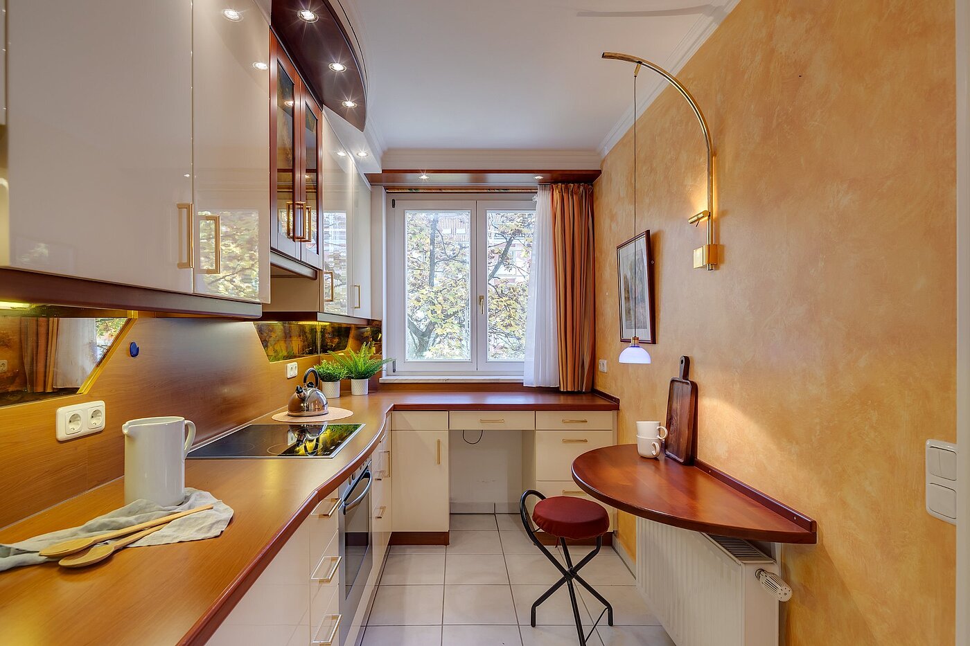 多层公寓 与 2 房间 | München-Sendling | 2010ML1 | ...Zugang zur Küche...