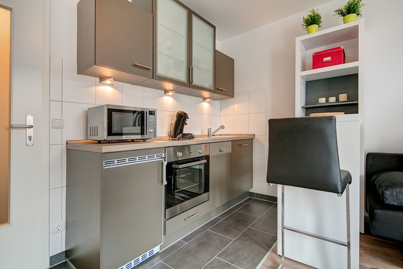 多层公寓 与 1 房间 | München-Berg am Laim | 70064 | ...mit Küchenzeile und Essbereich