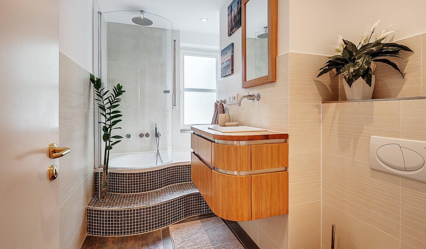 多层公寓 与 3 房间 | München-Harlaching | 2108ML3 | Modernes Wohlfühl-Bad mit...