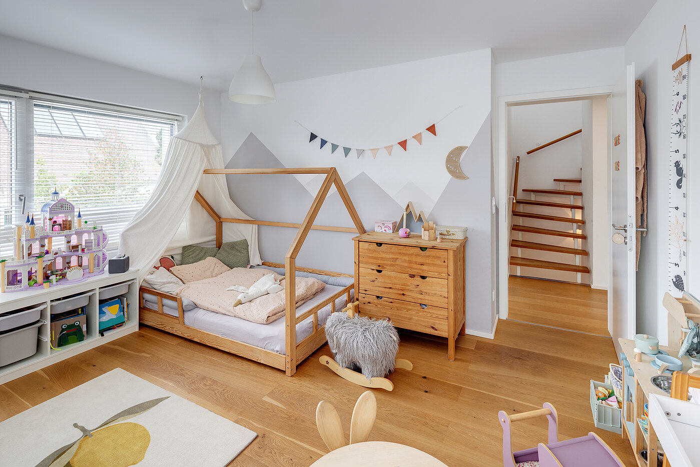 联排别墅 与 5 房间 | München-Aubing | 70162 | ...mit praktischem Schnitt