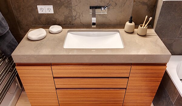 多层公寓 与 3 房间 | 70046 | ...mit Natursteinwaschtisch