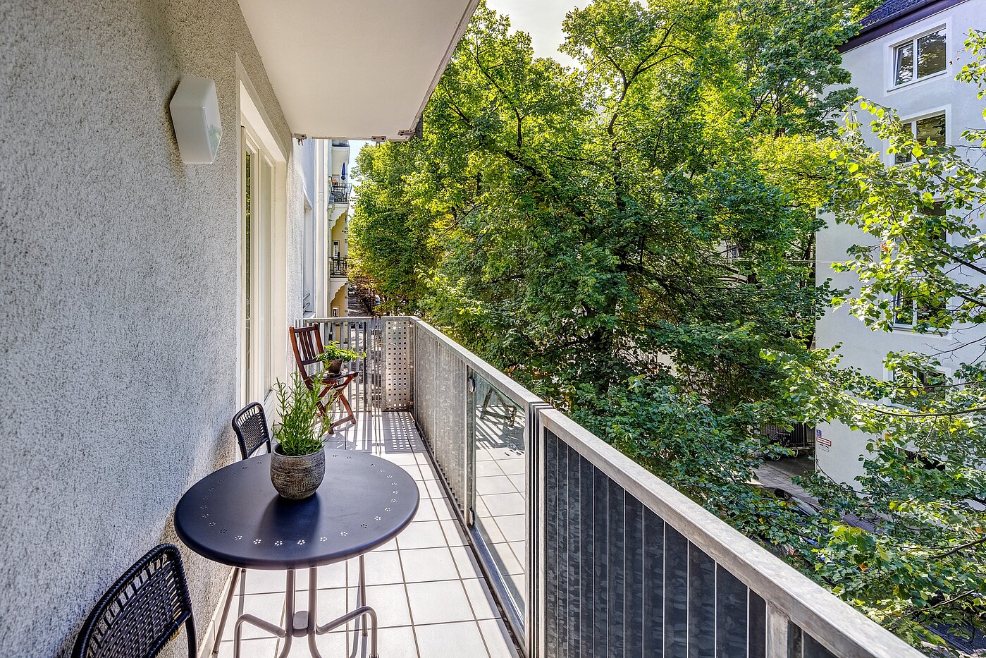 多层公寓 与 3 房间 | München-Schwabing | 2212ML1 | ...einladendem Balkon.