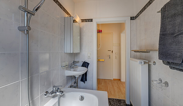 多层公寓 与 1 房间 | München-Schwabing | 70449 | Hell gefliestes ...