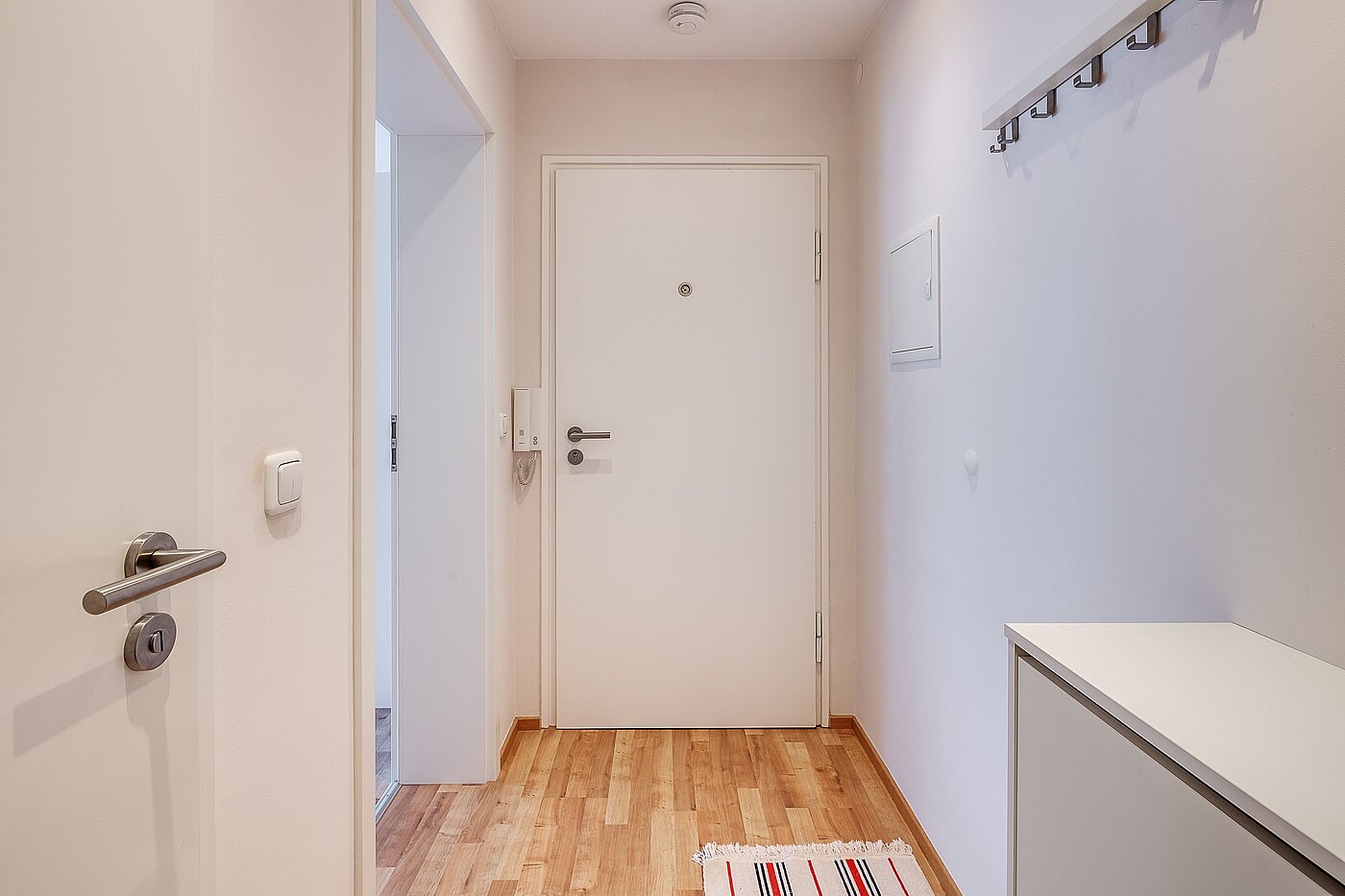 多层公寓 与 1.5 房间 | München-Schwanthalerhöhe | 2211ML8 | Wohnungseingang mit Garderobe