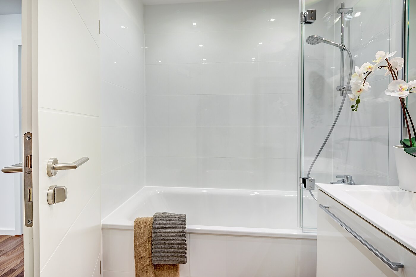 多层公寓 与 2 房间 | München-Schwabing | 70434 | ...mit Badewanne